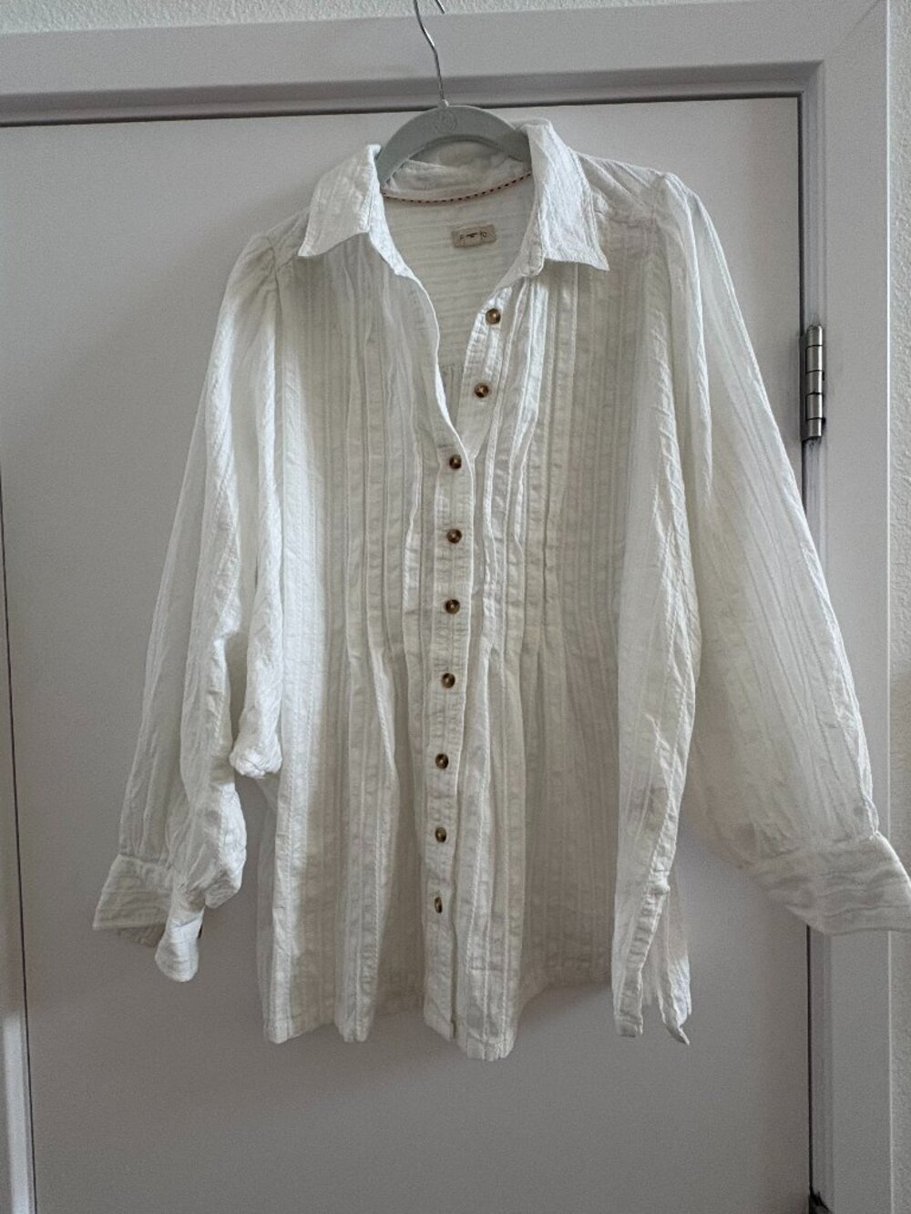 Anthropologie Pilcro Pleated Button Down Shirt White Gauze Blouse EUC
